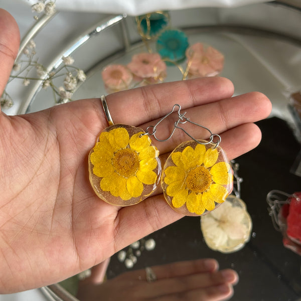 Floral Resin Earrings for Women – Real Flower Jewelry, Lightweight & Tarnish-Resistant Handmade Earrings